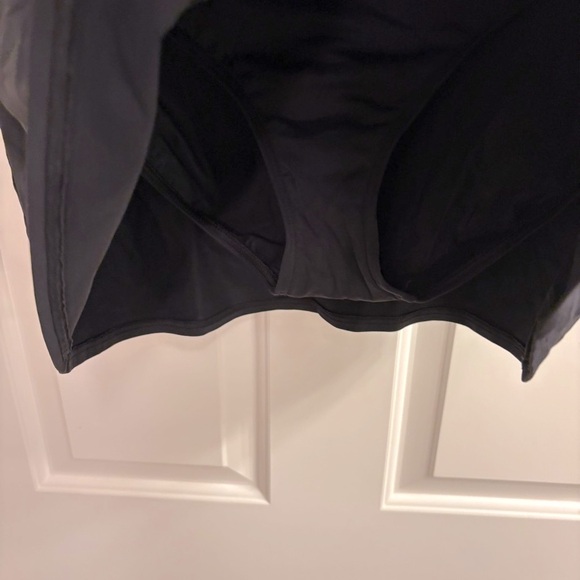 Lands' End Black Swim Skirt, 16 - Picture 3 of 5